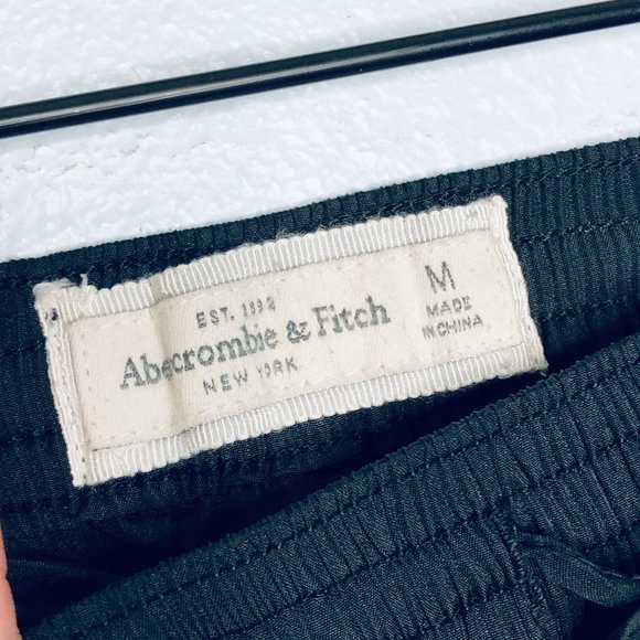 Abercrombie & Fitch Embroidered Black Shorts Crochet Flower Floral Medium - Picture 3 of 6